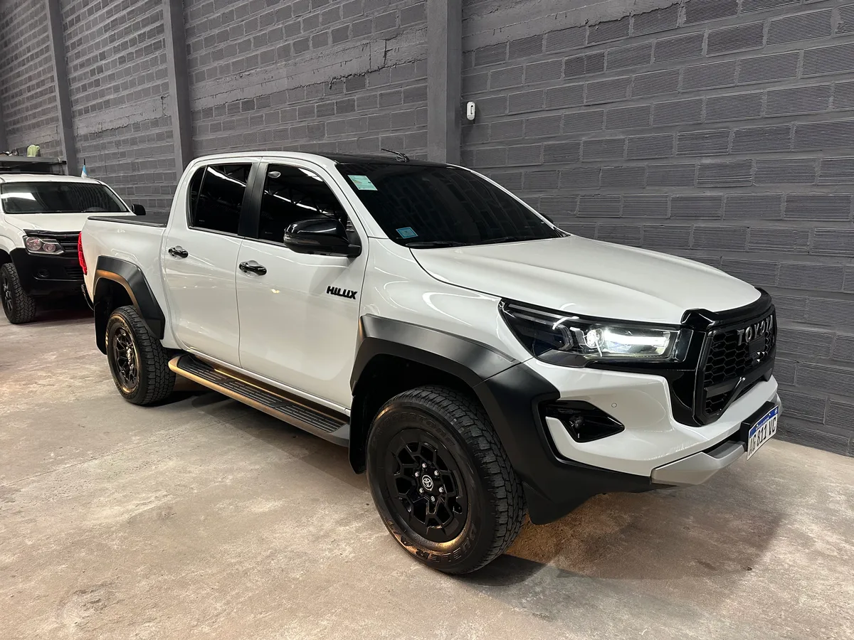 Toyota Hilux 2024 — foto 1