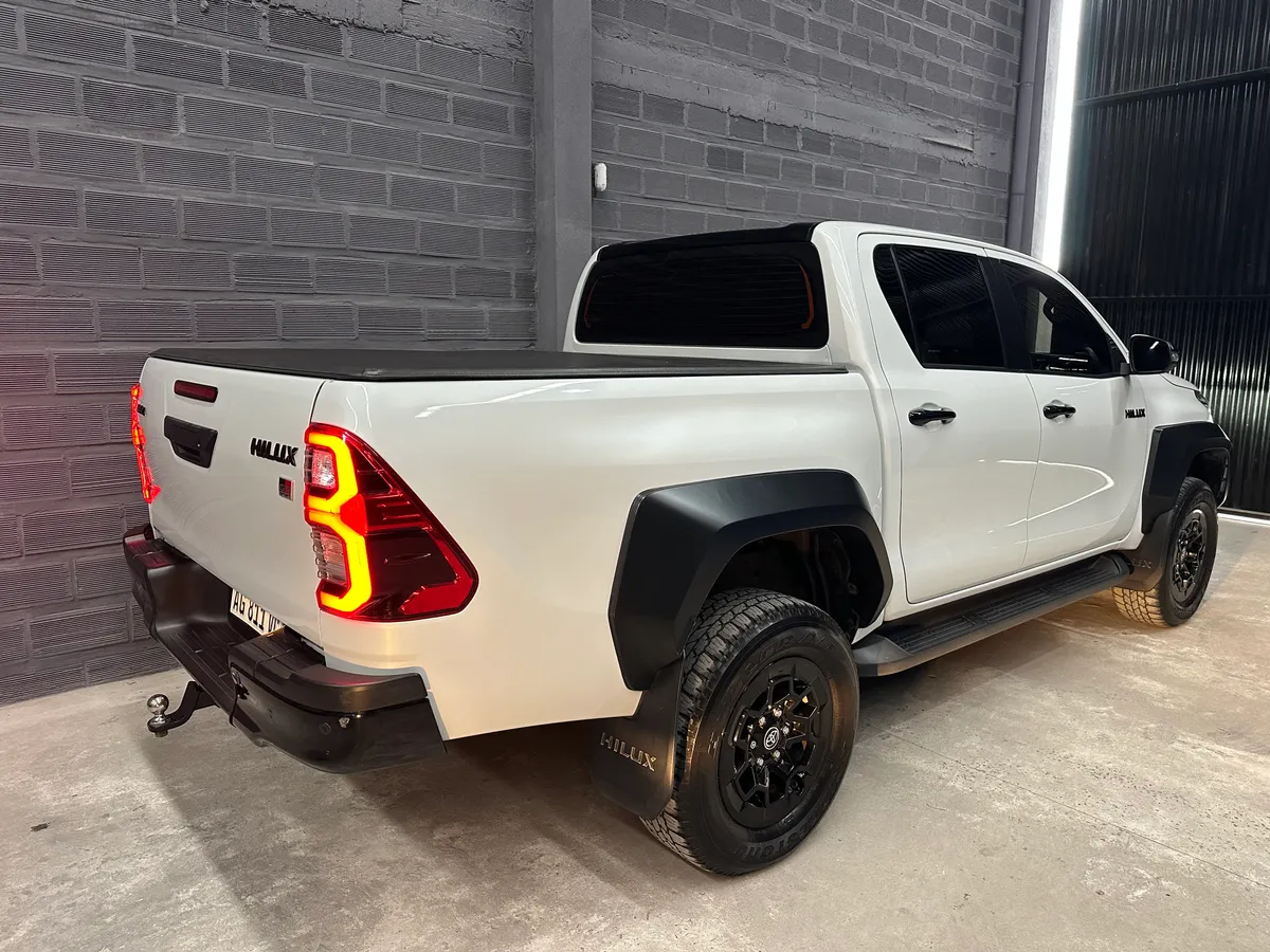 Toyota Hilux 2024 — foto 3